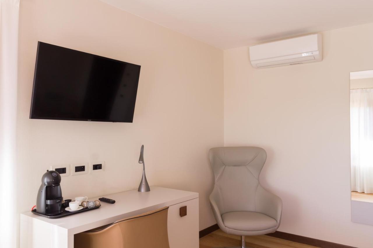 מלון Fiume Veneto Crystal Luxury House מראה חיצוני תמונה