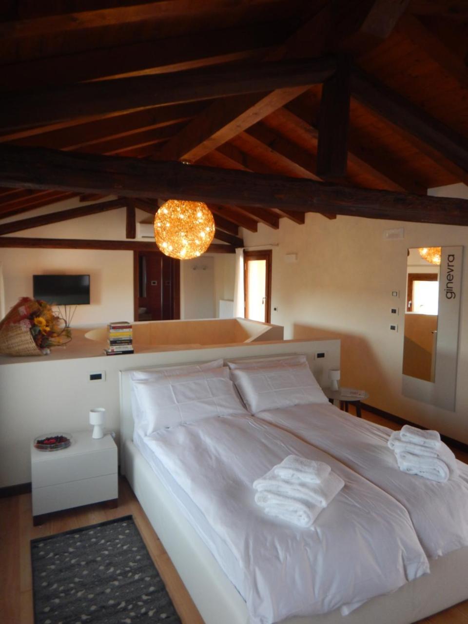 מלון Fiume Veneto Crystal Luxury House מראה חיצוני תמונה